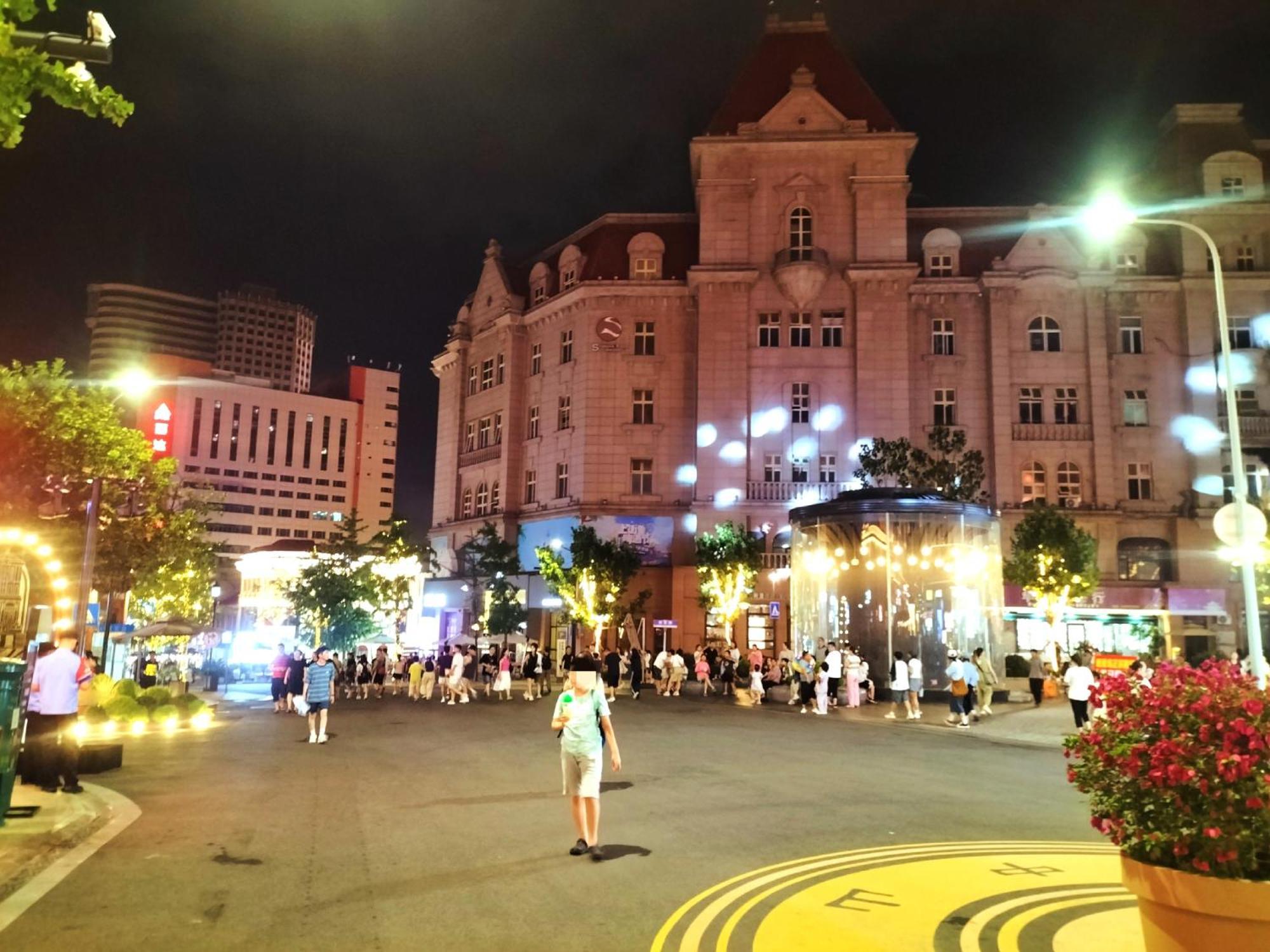 Qingdao Hua Qi Kaiserdom Hotel Exterior foto