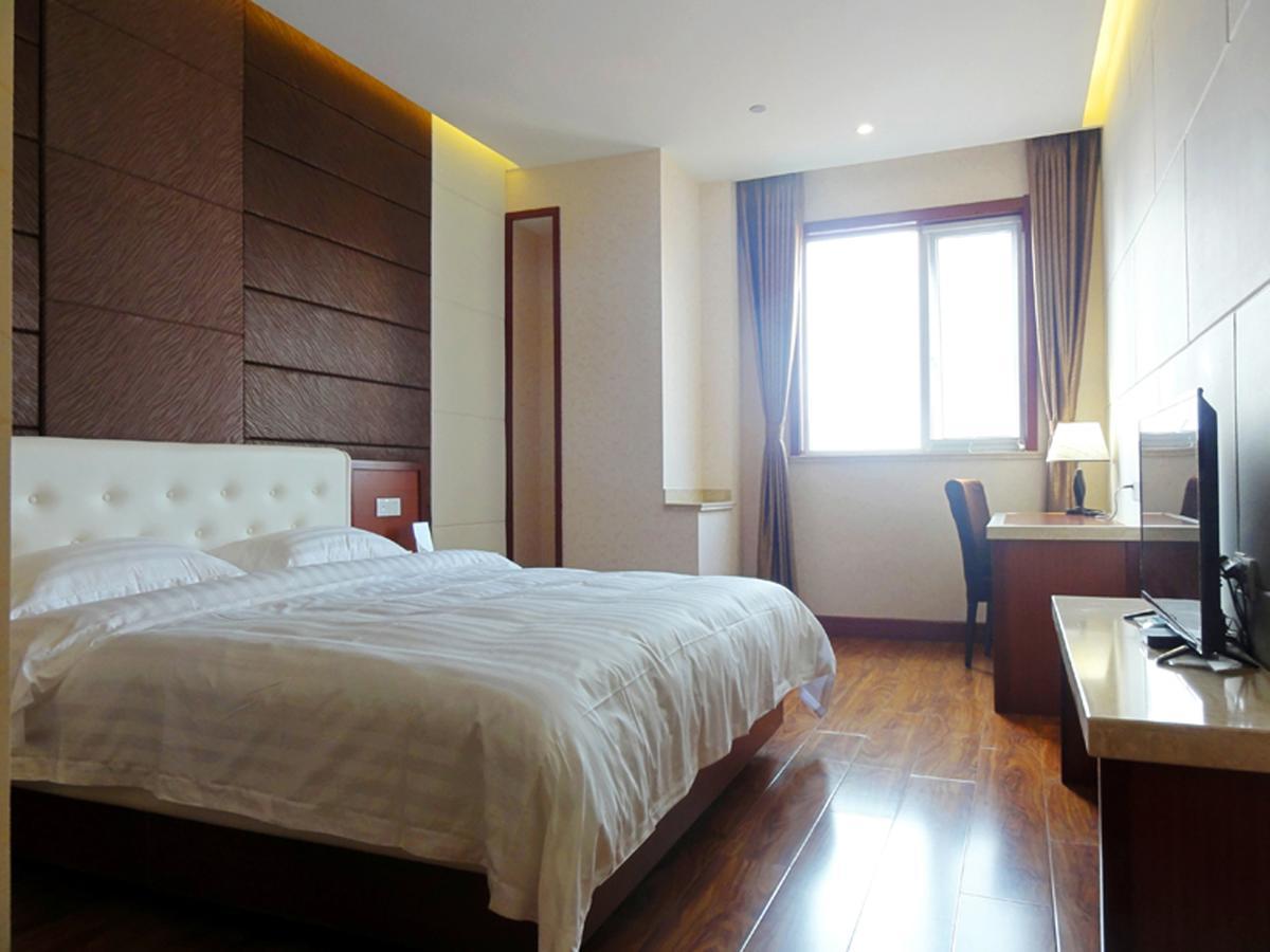 Qingdao Hua Qi Kaiserdom Hotel Exterior foto
