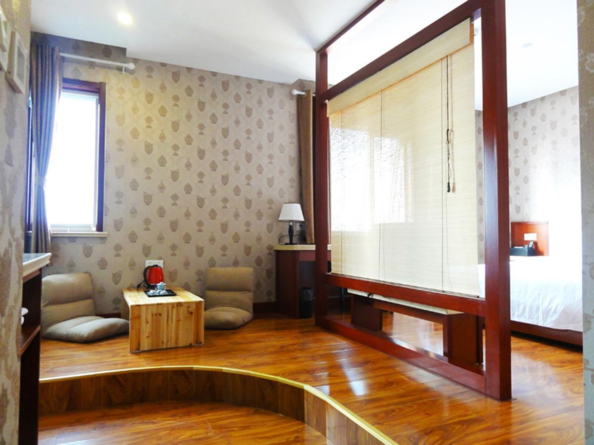 Qingdao Hua Qi Kaiserdom Hotel Exterior foto