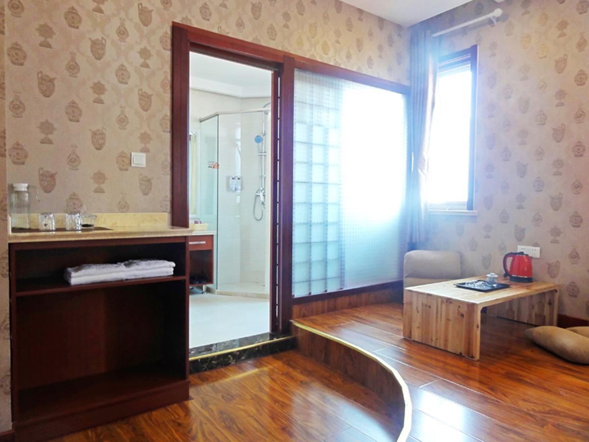 Qingdao Hua Qi Kaiserdom Hotel Exterior foto