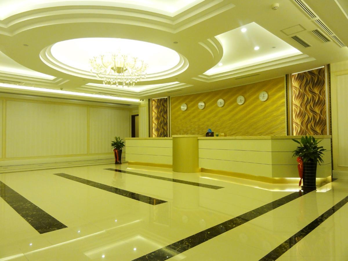 Qingdao Hua Qi Kaiserdom Hotel Exterior foto